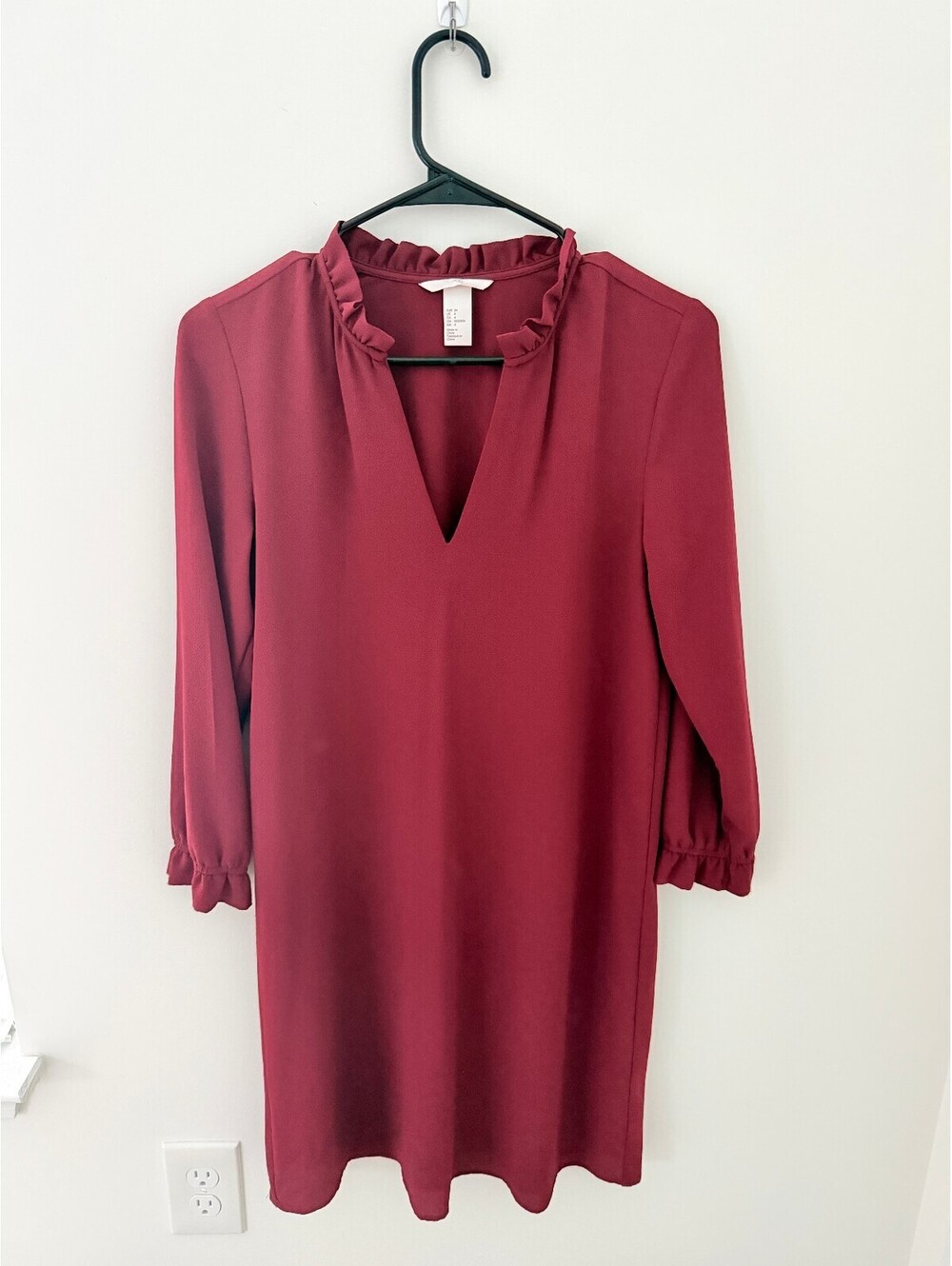 Fall Business Causal H&M Burgundy Ruffle Neck Shift Dress| Size 4